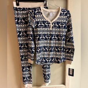 NWT-Body Candy Women’s Two Piece Thermal Henley & Leggings Set. Size Small